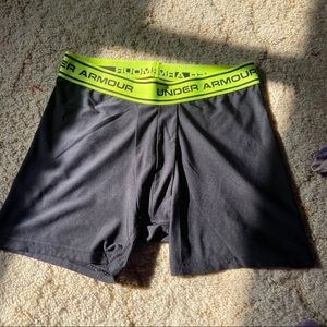 Under armour youth large spandex shorts